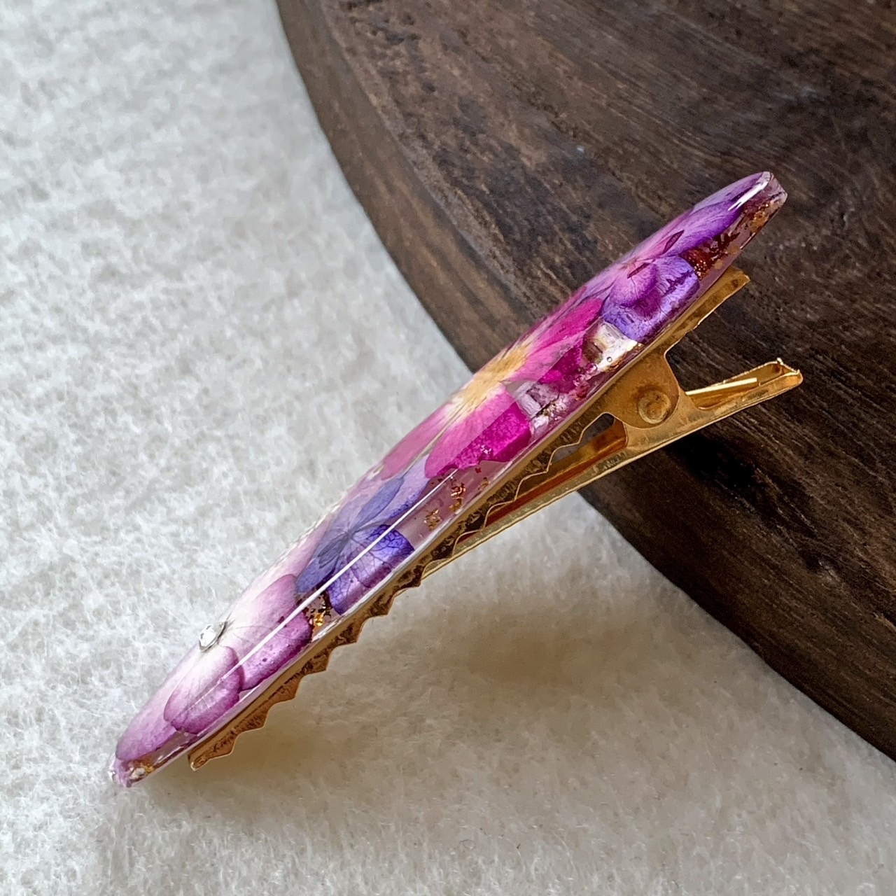 H-90 レジンヘアクリップ紫陽花押花少し大きめ 押し花 紫陽花 ミニバラ レースフラワー レジンヘアクリップ ヘアピン