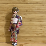 古典柄が可愛い　リカちゃんサイズの紫色の着物セット(補正インナー＋足袋付き)