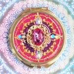 開けても可愛く！魔法の変身コンパクトミラー