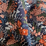 綿麻刺繍生地 花畑 ネイビー系 やや厚手 140×50cm〜