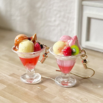 ミニチュア 2種の苺パフェのピアス