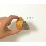 ぎゅーっとするクマさんのブローチ