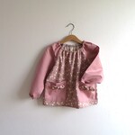 選べるサイズ・ポケット・ループ！さくらんぼ×無地のくすみピンクスモック■80～160サイズ■