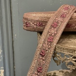[実物のお色味と違う場合があります] インド刺繍リボン　花　インド刺繍　スパンコール　刺繍リボン　リボン　りぼん　※10月8日よりゆうパケットにて発送