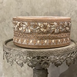 [ホワイト] [実物のお色味と違う場合があります] インド刺繍リボン　花　インド刺繍　スパンコール　刺繍リボン　リボン　りぼん　※10月8日よりゆうパケットにて発送