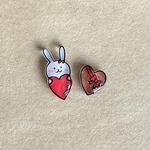 ハンドメイドピアス　うさぎとハート