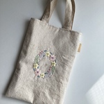 春を待つ。花の環の刺繡バッグ　