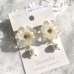 𓊆 ミルク の お花 𓊇 ピアス イヤリング