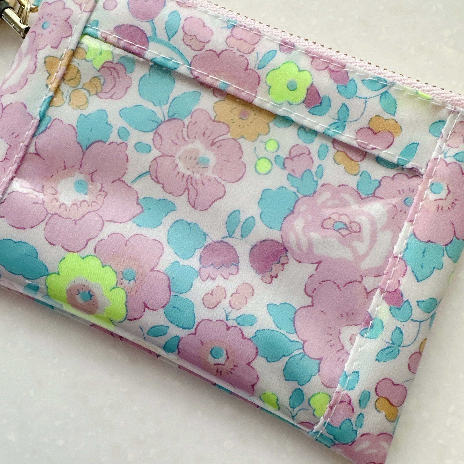 NEW♡リバティ「ベッツィ 」（イエローネオン）パスケース