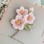 ［期間限定SALE］桜の刺繍ブローチ＊c