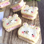 KUMA苺アイスサンドクッキーcharm
