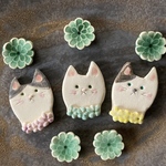 陶器の猫ブローチ(一点物)