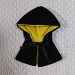 ゆ。様専用 ぬいぐるみ用 フリース フード付きケープ ポンチョ 黒 ブラック × 黄色