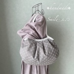 コロンと可愛いショルダーグラニーバッグ　小花の刺繍レース　グレー