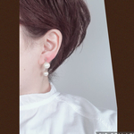 大人気再販☆シルバー//樹脂ノンホールピアス☆ダブルパールノンホールピアス／ゆらゆら揺れる/パール／フォーマル/ゆらゆら／揺れる／卒業式／入学式/シンプル