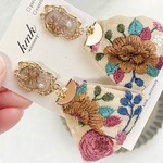 ピアス　イヤリング　インド刺繍　タッセル　カラフル　レジン　レジンアクセ　レジンアクセサリー　レジンピアス　レジンイヤリング　ドライフラワー