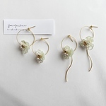 ミントグリーン　フラワー　フープピアス/イヤリング　ロングピアス