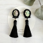 アバロンシェルのビーズ刺繍とブラックタッセル ピアス イヤリング