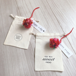 ラッピング用バッグ  YOU'RE A SWEET FRIEND  バレンタイン 転写プリント ポンポン付タグ