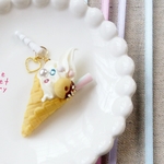 ソフトクリーム(ドーナツ(チョコ/ナッツ)  * バニラ)☆イヤホンジャックピアス / ストラップ