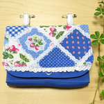ファスナー付き イチゴ × ブルー 移動ポケット