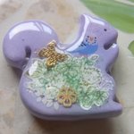 ◇928　ライラックラベンダー　🍀リスと四葉のブローチ🐤