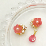 ゆれる花びらのピアスorイヤリング ピンク