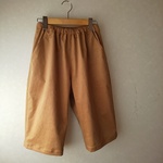 ストレッチコーデュロイのゆったりハーフパンツ　キャメル