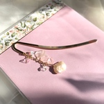 手帳　読書などにも　　春色　ロスフラワーと　淡水パール　ブックマーカー　しおり