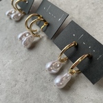 ゴールドフープ×変形パールピアス・樹脂ピアス・イヤリング