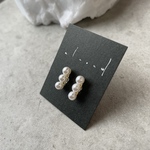 小さなパール3粒ピアス・樹脂ピアス・イヤリング