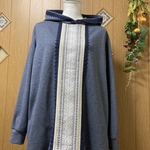 ブルーダンガリー色ニットのレースチュニック