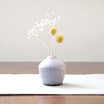 黒御影土と桜花釉のちょこんと小さな一輪挿し