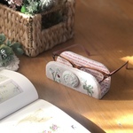 シロツメクサ(クローバー)刺繍　　メガネスタンドで　心地よいお部屋に。　