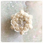 Snowflake ビーズ刺繍ブローチ
