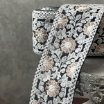 [実物のお色味と違う場合があります] インド刺繍リボン　花　インド刺繍　スパンコール　刺繍リボン　リボン　りぼん　※10月8日よりゆうパケットにて発送