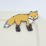 すらっと狐(きつね)刺繍ブローチ／itomici