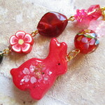 ◇908再販２ 🌸紅梅　うさぎと、とんぼ玉の和風ストラップ🐇🌸 ※1点物