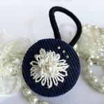 刺繍 ヘアゴム コーデュロイ ネイビー くるみボタン