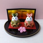 ひな人形　会話の聞こえてきそうな雛飾り　小さな雛飾り　うさぎの雛飾り　鶯色　サーモンピンク　ひな祭り　