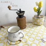 ミモザ柄のテーブルコーディネートA