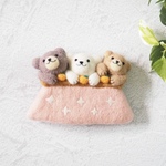 主役級！羊毛フェルトブローチ　くまの３兄弟（こたつでみかん）