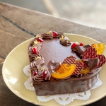 Gâteau au chocolat et à l'orange en forme de coeur《オランジェットのハートチョコレートケーキ》