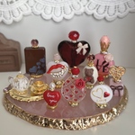 送料無料❣️ ミニチュア香水瓶&小物　バレンタインバージョン🍫💖
