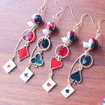 【片耳用】＜スペード＞トランプとガラスドロップ type.Bピアス／イヤリング