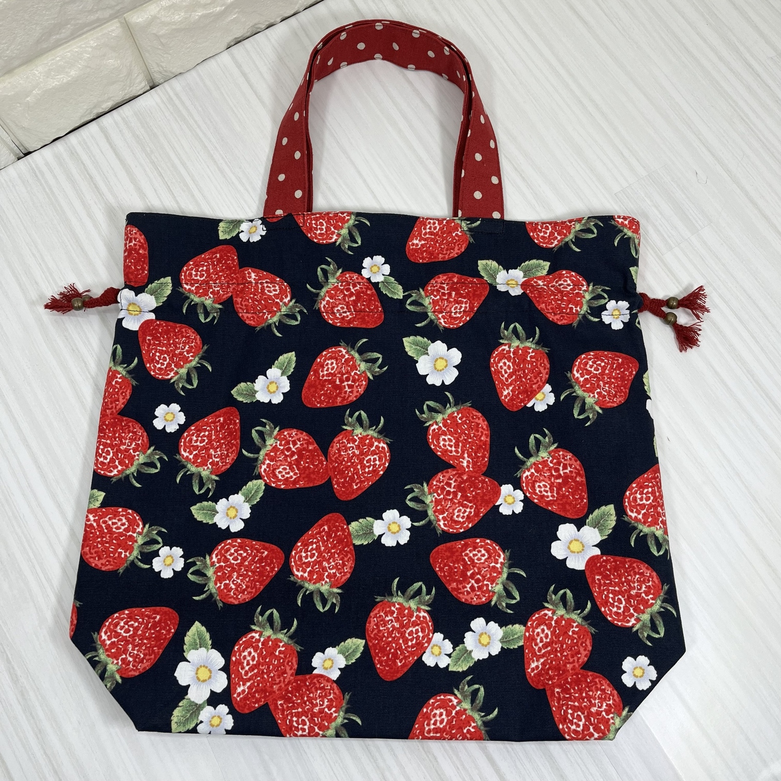 いちご様♪。.:＊ユキエモン♡巾着トートバッグ♡ 楽天市場】【T4】すみっコぐらしB 巾着付きトートバッグ