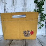 帆布＊刺繍入りバッグインバッグ🐿