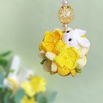 菜の花とうさぎのストラップ＊ちりめんつまみ細工