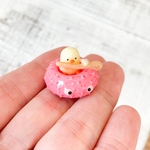 ウニ（ピンク）のボートとひよこ