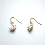 ティーセットのピアス